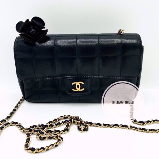 chanel camellia vanity with chain