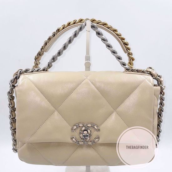 Small Vs Medium Chanel 19 Bag Size Comparison + OUTFITS 💃