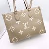 Picture of Louis Vuitton OnTheGo MM Turtle Dove