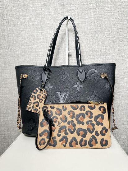 Picture of * SOLD * LV Neverfull MM Wild at Heart